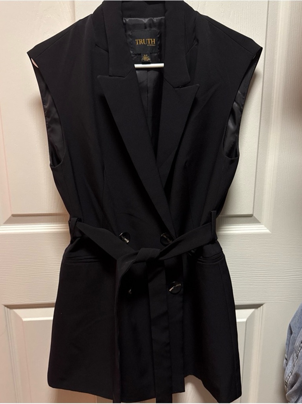 Truth Black Sleeveless Belted Blazer
